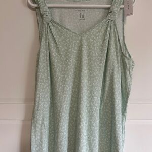 Pennington, sleeveless top, light green floral. 1X plus size